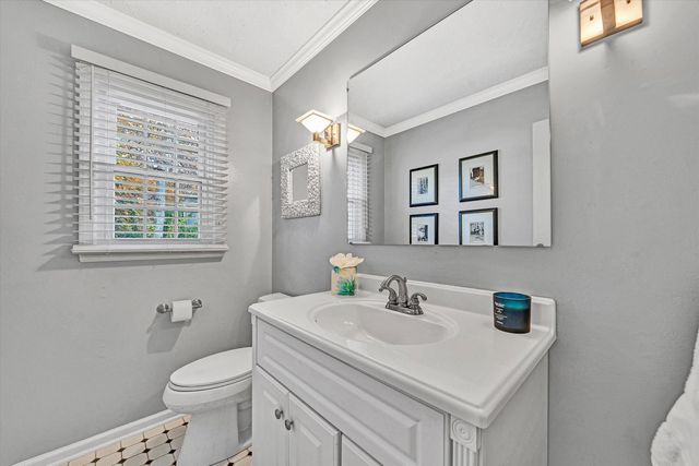 4119 Blue Jay CIR, Roanoke, VA 24018