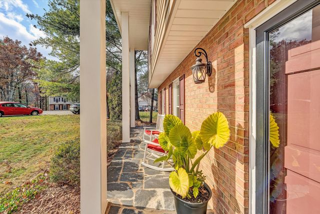 4119 Blue Jay CIR, Roanoke, VA 24018