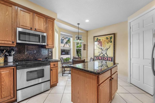 6166 Island Walk B, Boca Raton, FL 33496