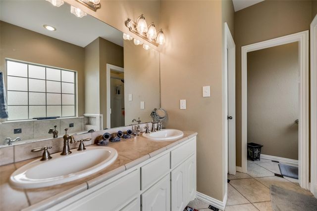 1403 Hickory Drive, Pilot Point, TX 76258