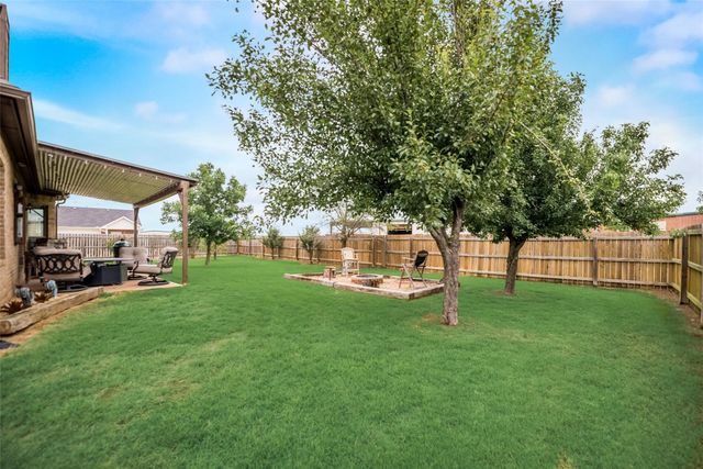 1403 Hickory Drive, Pilot Point, TX 76258