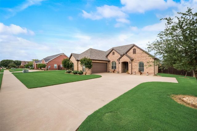 1403 Hickory Drive, Pilot Point, TX 76258
