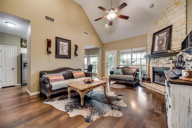 1403 Hickory Drive, Pilot Point, TX 76258