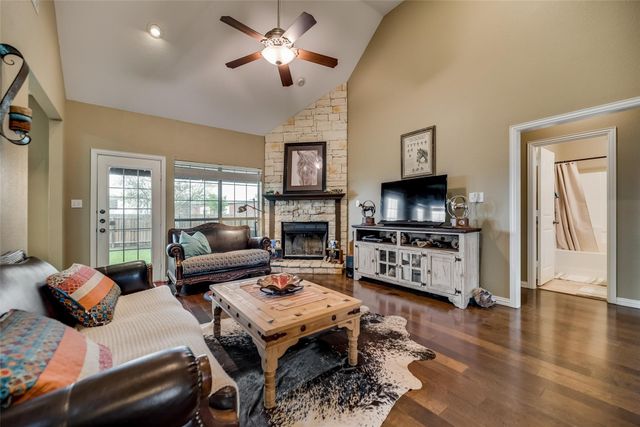 1403 Hickory Drive, Pilot Point, TX 76258