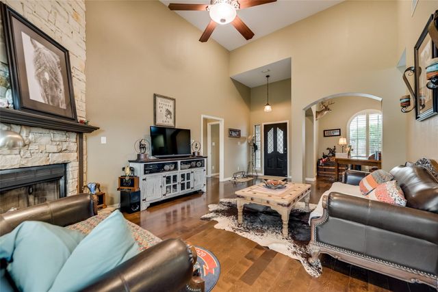 1403 Hickory Drive, Pilot Point, TX 76258