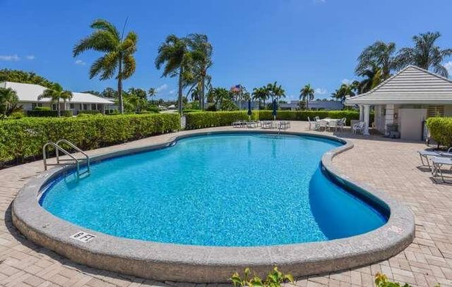 437 French Royale Circle, Atlantis, FL 33462