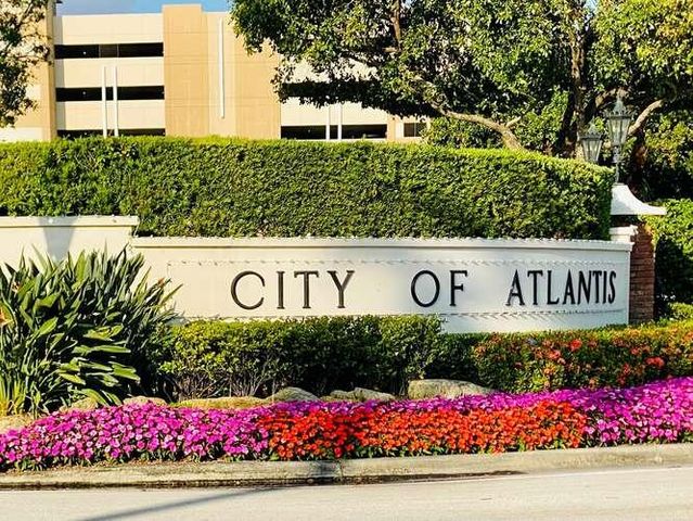 437 French Royale Circle, Atlantis, FL 33462