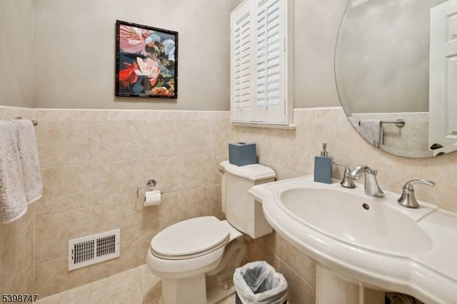 7 Oak Forest Ln, Summit City, NJ 07901