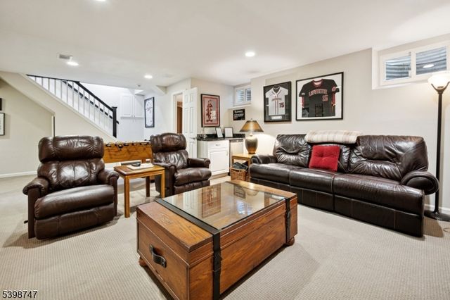 7 Oak Forest Ln, Summit City, NJ 07901