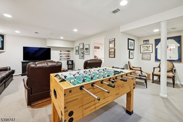 7 Oak Forest Ln, Summit City, NJ 07901