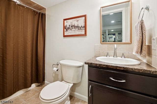 7 Oak Forest Ln, Summit City, NJ 07901