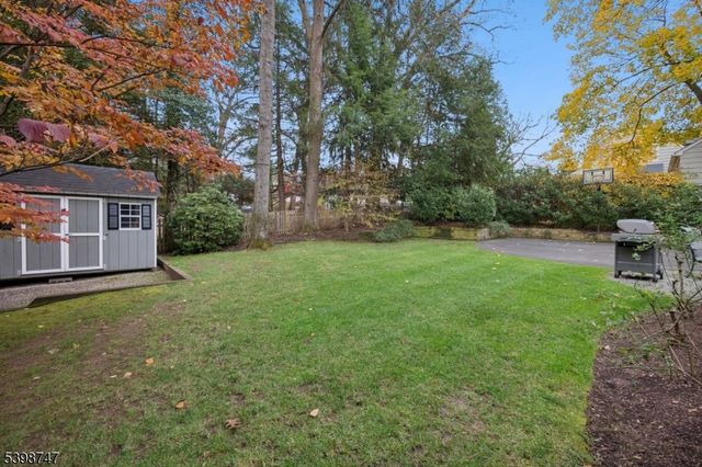 7 Oak Forest Ln, Summit City, NJ 07901