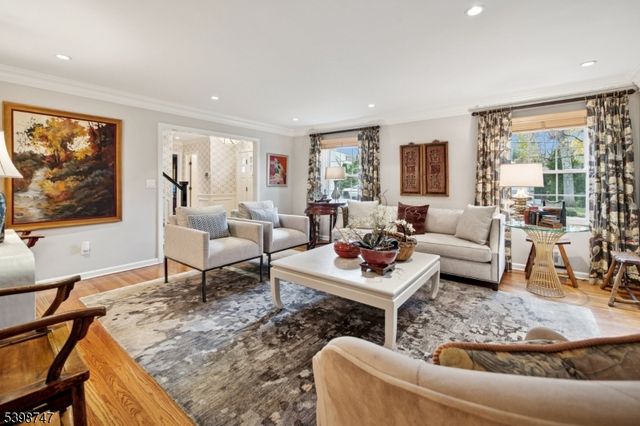 7 Oak Forest Ln, Summit City, NJ 07901