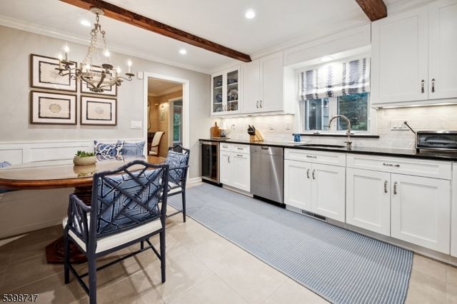 7 Oak Forest Ln, Summit City, NJ 07901