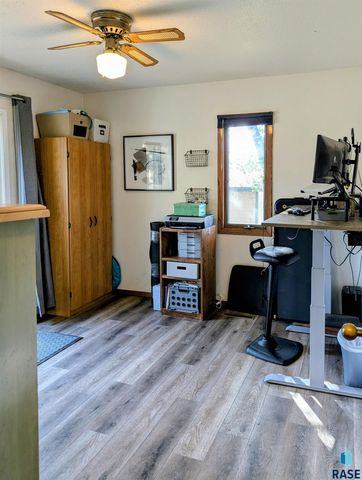 1013 S Harrington Cir Circle, Sioux Falls, SD 57103