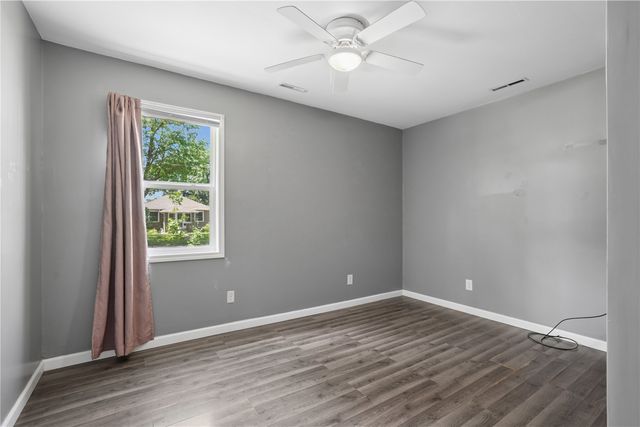 1052 Daniels Street NE, Cedar Rapids, IA 52402