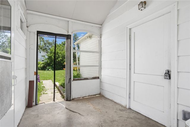 1052 Daniels Street NE, Cedar Rapids, IA 52402