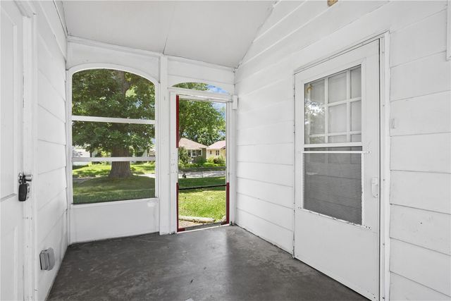 1052 Daniels Street NE, Cedar Rapids, IA 52402