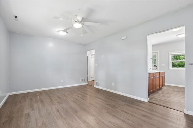 1052 Daniels Street NE, Cedar Rapids, IA 52402