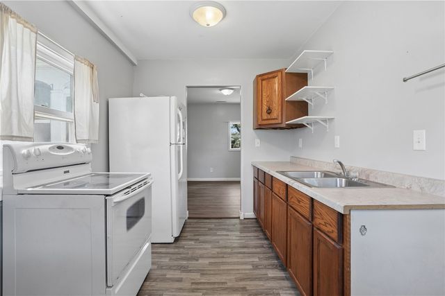 1052 Daniels Street NE, Cedar Rapids, IA 52402