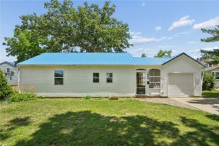 1052 Daniels Street NE, Cedar Rapids, IA 52402
