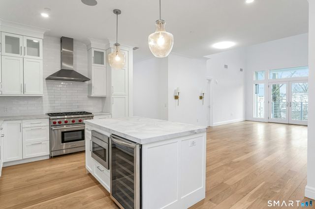 302 Gramercy Park 302, New Canaan, CT 06840