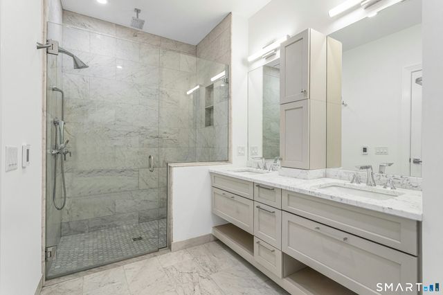 302 Gramercy Park 302, New Canaan, CT 06840