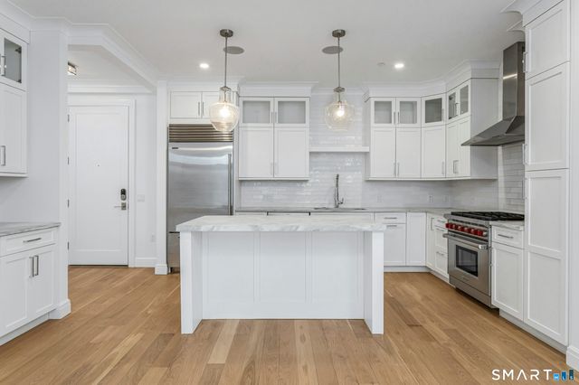 302 Gramercy Park 302, New Canaan, CT 06840