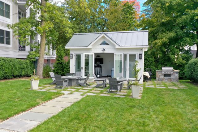 302 Gramercy Park 302, New Canaan, CT 06840