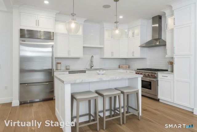 302 Gramercy Park 302, New Canaan, CT 06840