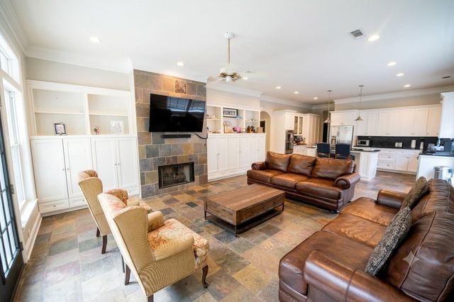 322 Lakeside Boulevard, Sugar Land, TX 77478