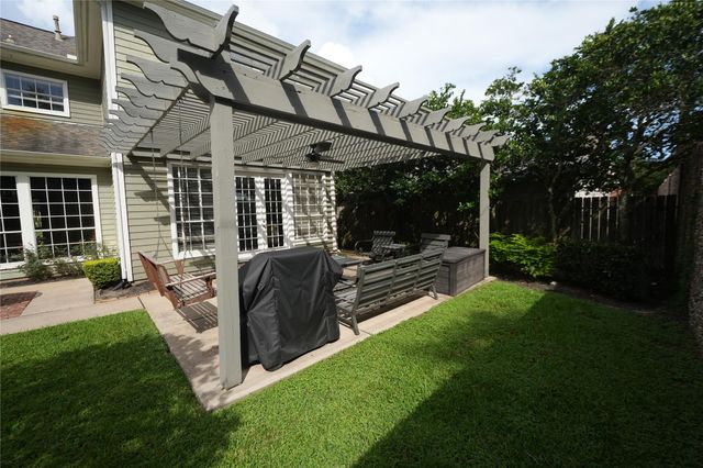 322 Lakeside Boulevard, Sugar Land, TX 77478