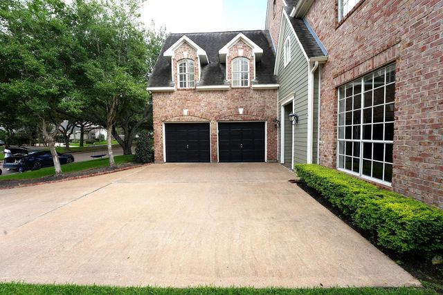 322 Lakeside Boulevard, Sugar Land, TX 77478
