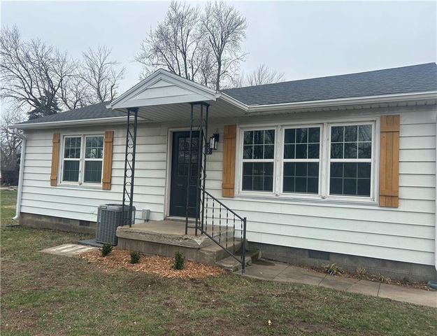 402 N Lee Street, Leeton, MO 64761