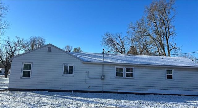 402 N Lee Street, Leeton, MO 64761