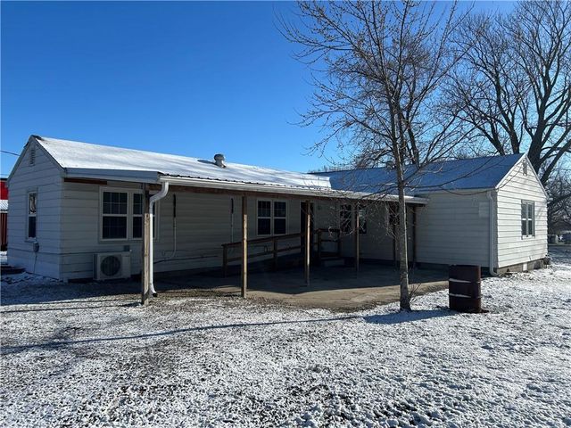 402 N Lee Street, Leeton, MO 64761