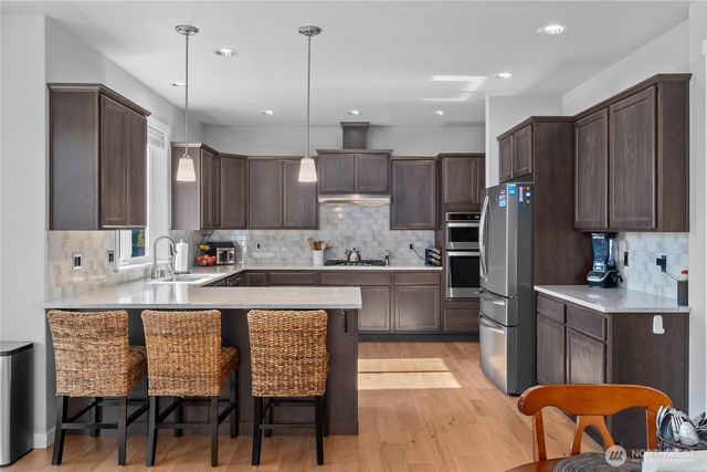 9031 Wyatt Loop SE, Tumwater, WA 98501