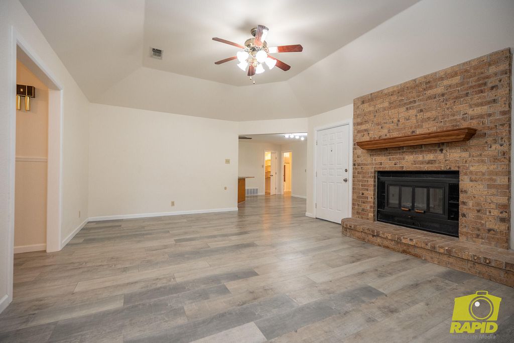 Image 10 of property listing at 5417 Briarwood Circle, San Angelo, TX 76903