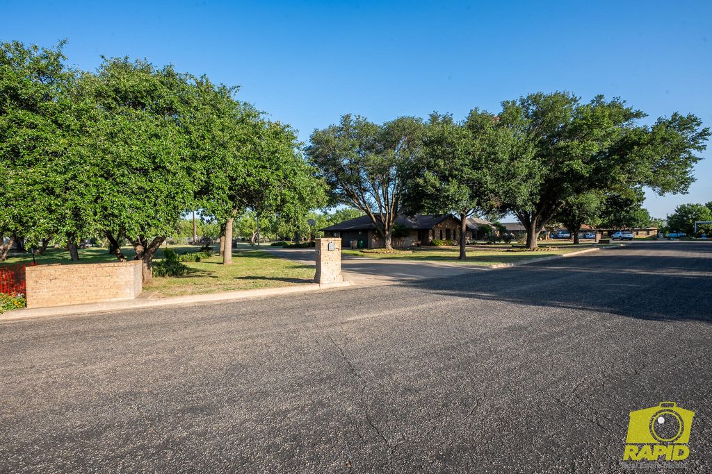 Image 7 of property listing at 5417 Briarwood Circle, San Angelo, TX 76903