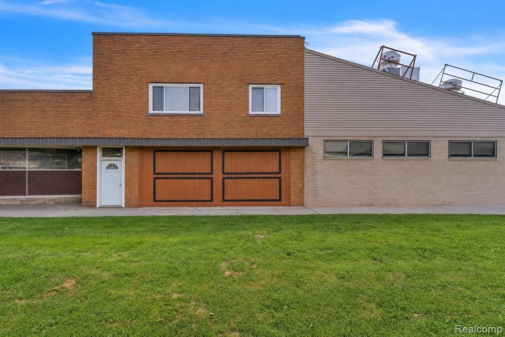 5223 Allen Road, Allen Park, MI 48101