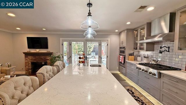 3586 Tupelo Dr, Walnut Creek, CA 94598