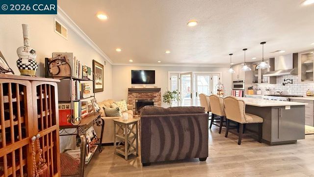 3586 Tupelo Dr, Walnut Creek, CA 94598