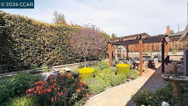 3586 Tupelo Dr, Walnut Creek, CA 94598