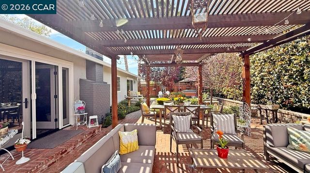 3586 Tupelo Dr, Walnut Creek, CA 94598