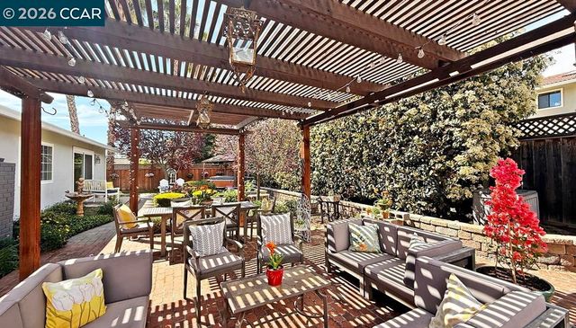 3586 Tupelo Dr, Walnut Creek, CA 94598