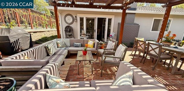 3586 Tupelo Dr, Walnut Creek, CA 94598