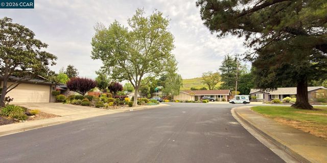 3586 Tupelo Dr, Walnut Creek, CA 94598