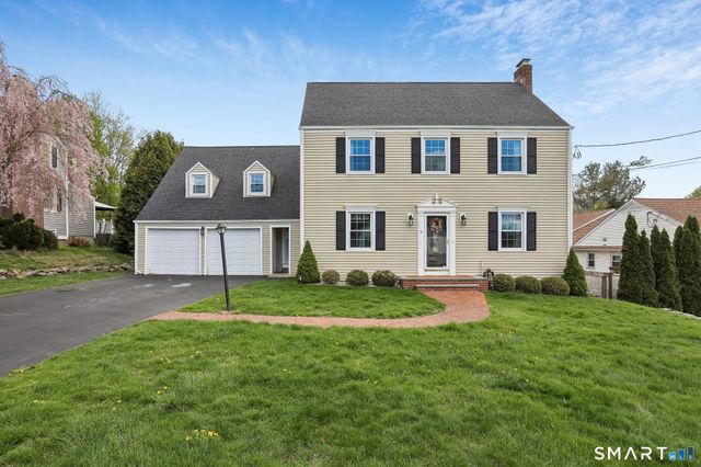 75 Parkway Drive, Trumbull, CT 06611