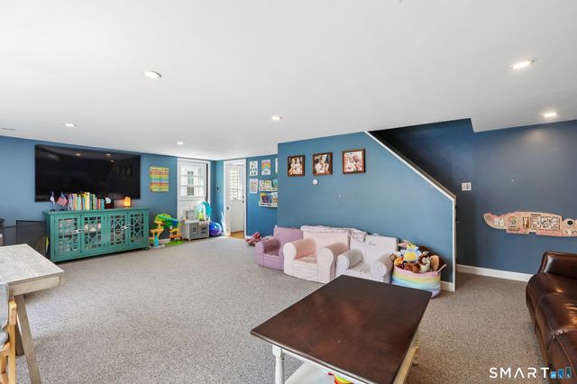 75 Parkway Drive, Trumbull, CT 06611