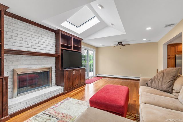 84 Derby Avenue, Greenlawn, NY 11740